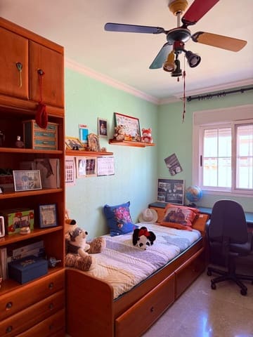 4 slaapkamer Appartement te koop in Almería stad - € 425.000 (Ref: 9751949)