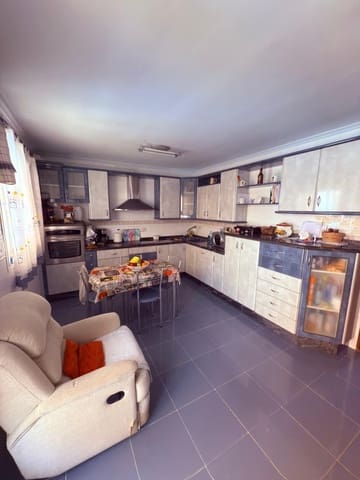 4 slaapkamer Appartement te koop in Almería stad - € 425.000 (Ref: 9751949)