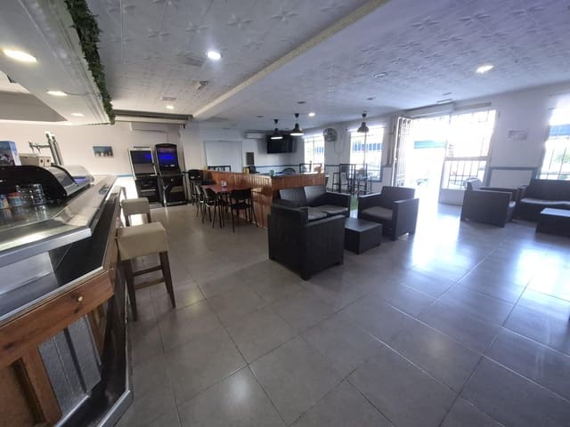 Bedrijf te koop in Cuevas del Almanzora - € 450.000 (Ref: 9751950)