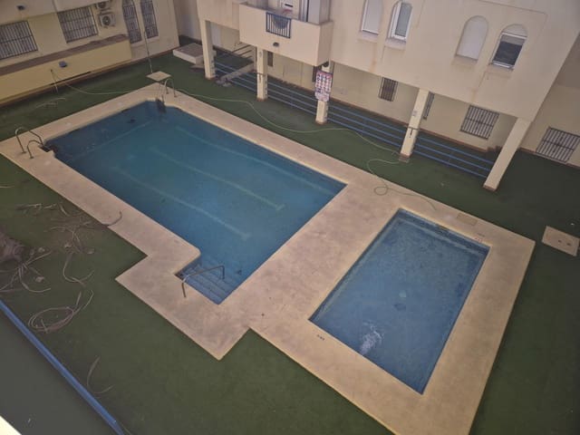 3 soveværelse Lejlighed til salg i Garrucha med swimmingpool - € 180.000 (Ref: 9783101)
