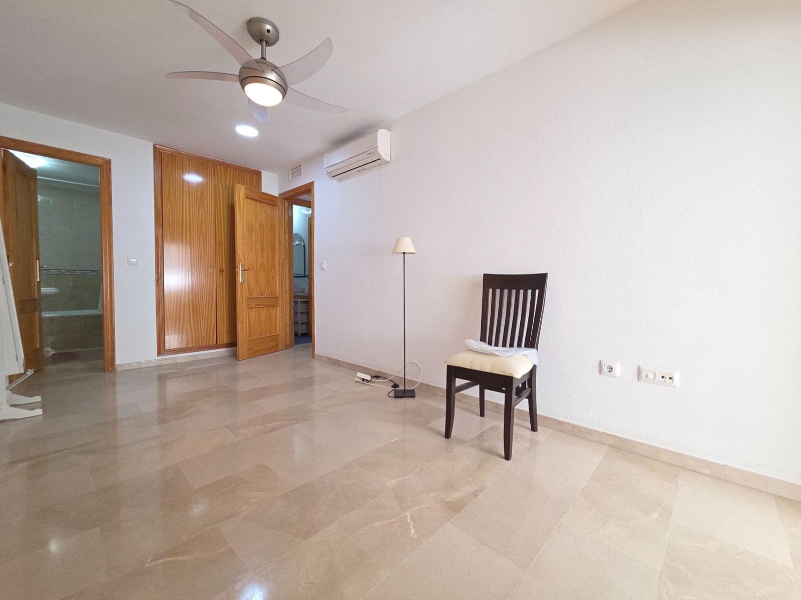 Apartamento de 4 habitaciones en Garrucha en venta con piscina garaje - 260.000 € (Ref: 9801468)