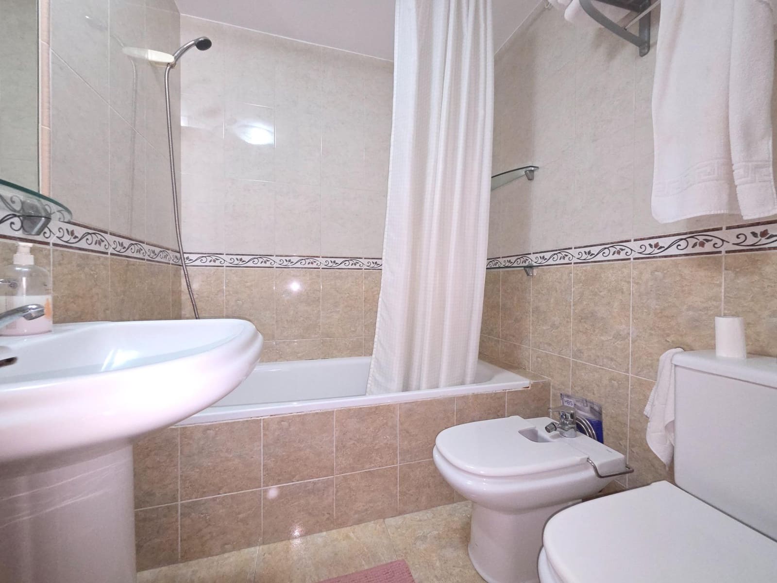 Apartamento de 4 habitaciones en Garrucha en venta con piscina garaje - 260.000 € (Ref: 9801468)