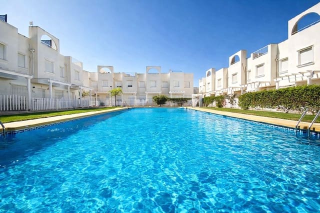 Chalet de 3 habitaciones en Vera en venta con piscina - 200.000 € (Ref: 9811539)
