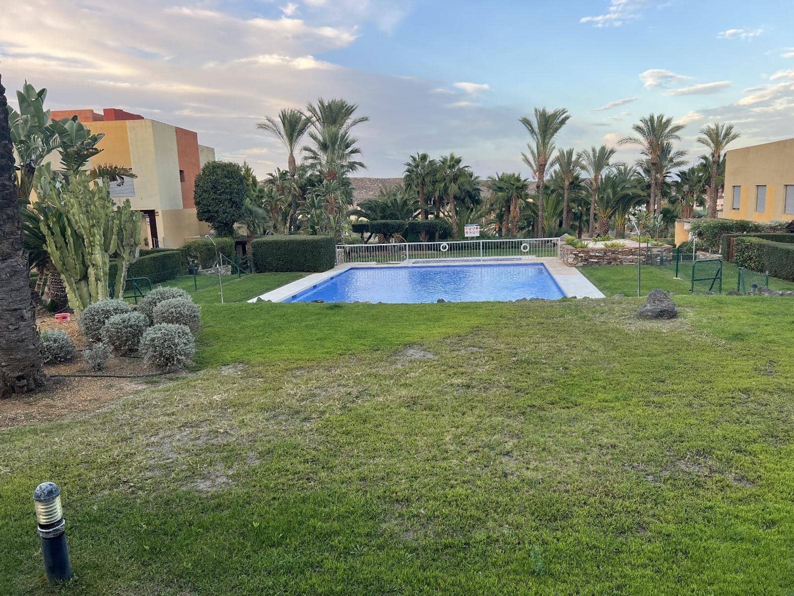 2 sovrum Radhus till salu i Valle del Este med pool - 195 000 € (Ref: 9910997)