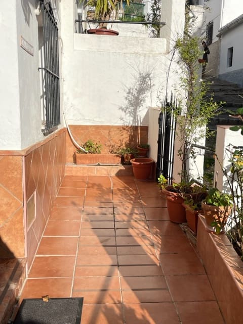 3 bedroom Townhouse for sale in Ronda - € 240,000 (Ref: 9503360)