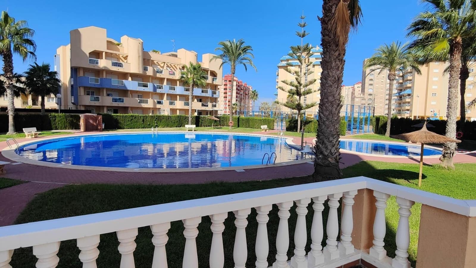 2 bedroom Apartment for sale in La Manga del Mar Menor with pool garage - € 235,000 (Ref: 9820495)