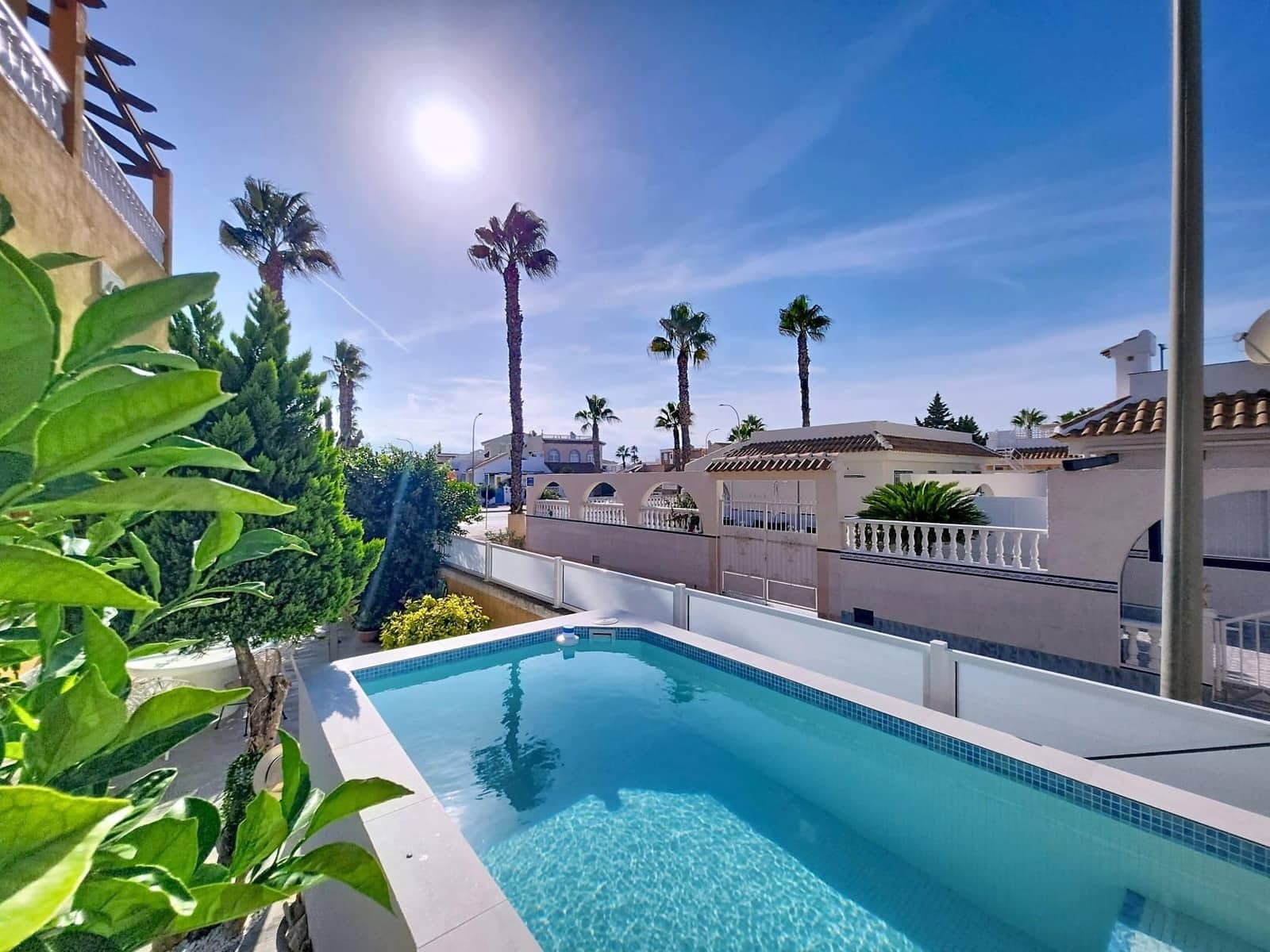 Apartamento de 2 habitaciones en Los Alcázares en venta con piscina garaje - 265.000 € (Ref: 9825242)