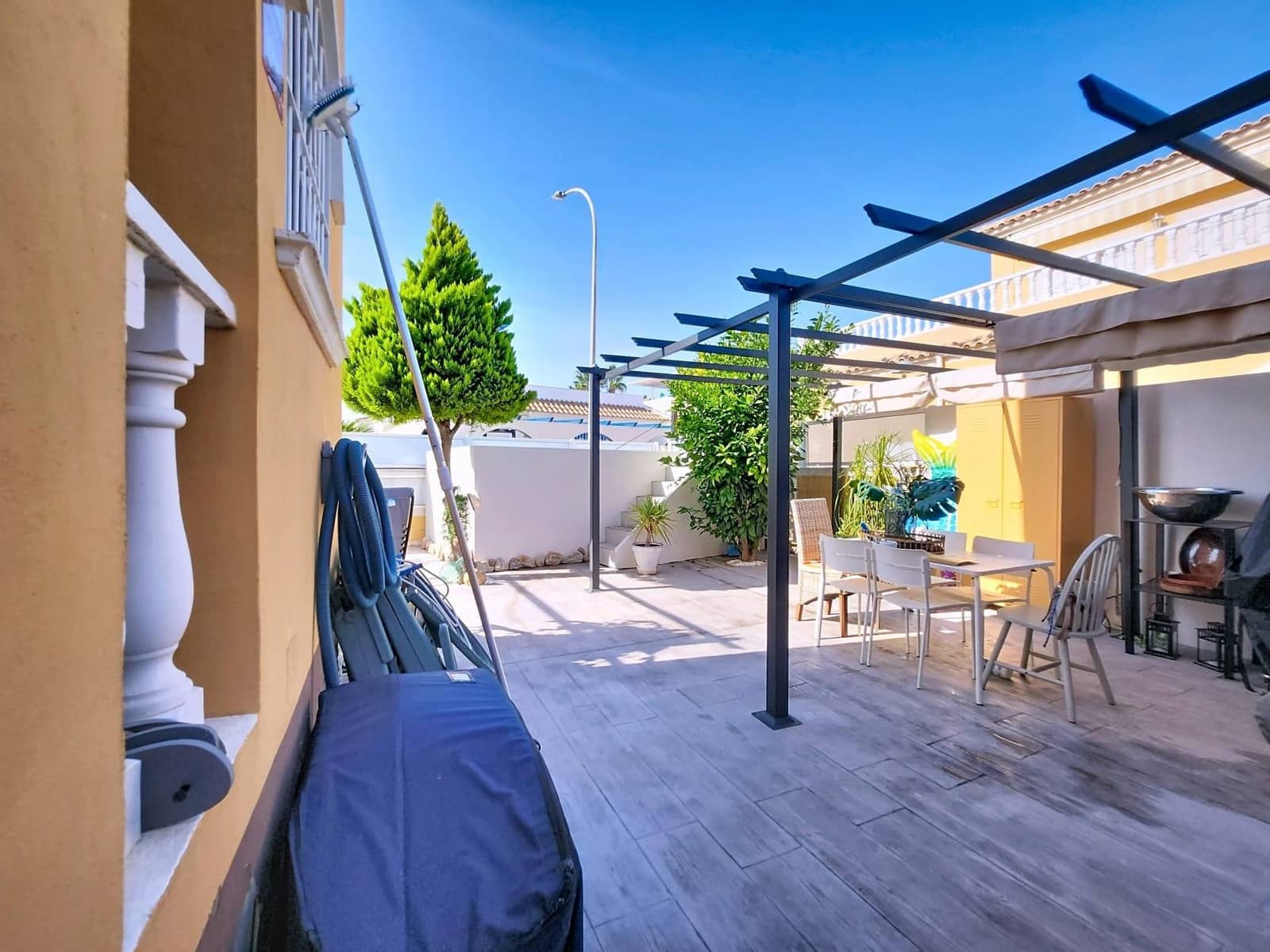 Apartamento de 2 habitaciones en Los Alcázares en venta con piscina garaje - 265.000 € (Ref: 9825242)