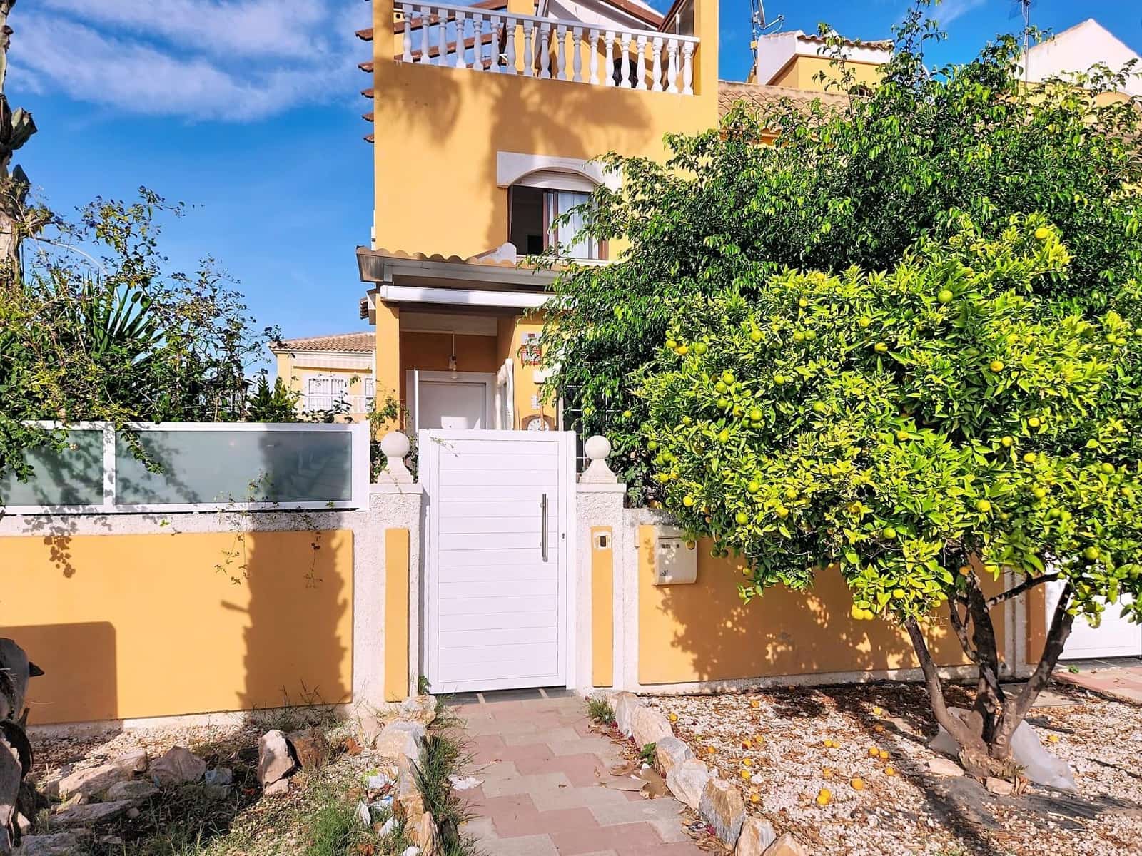 Apartamento de 2 habitaciones en Los Alcázares en venta con piscina garaje - 265.000 € (Ref: 9825242)