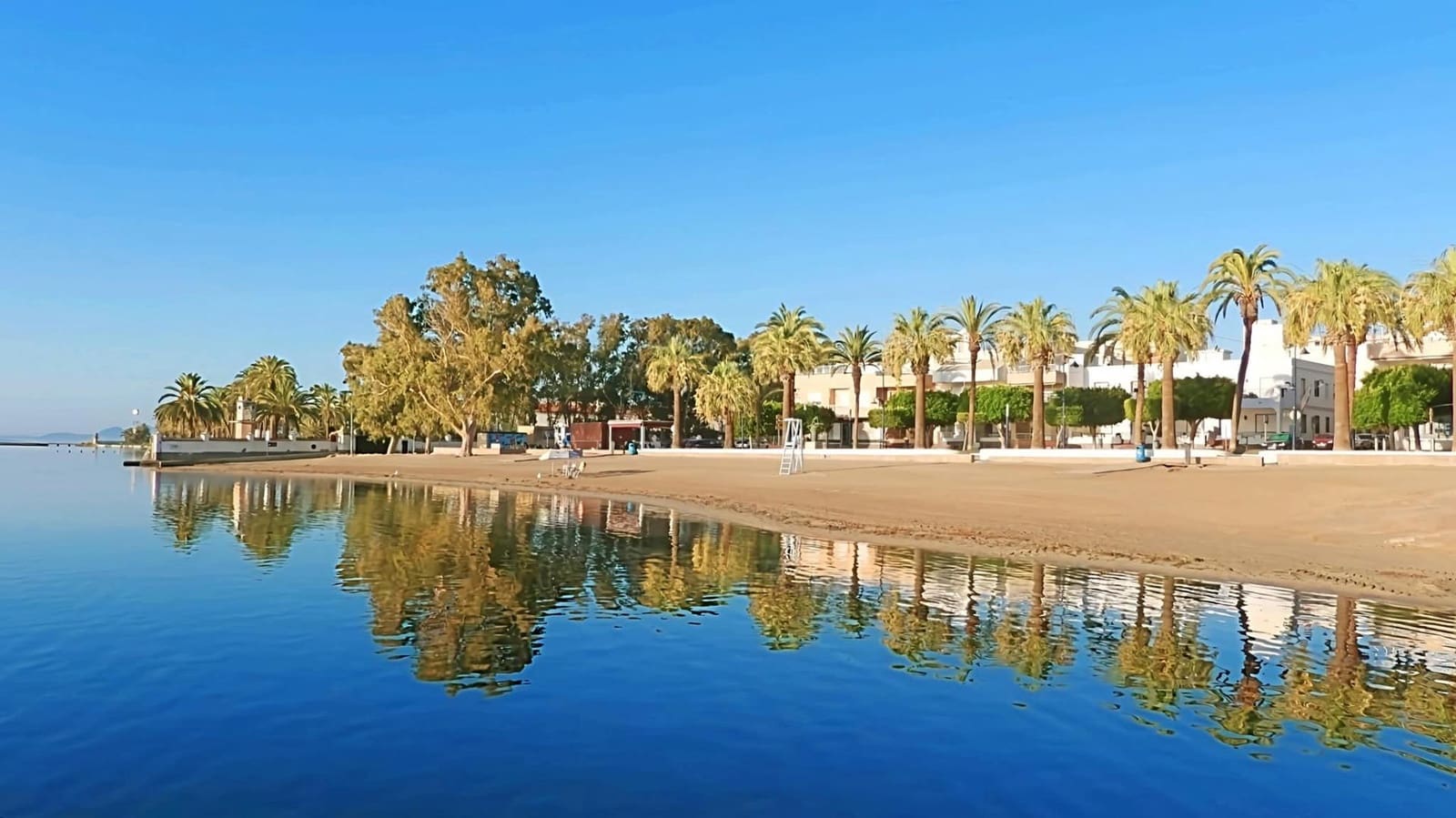 Apartamento de 2 habitaciones en Los Alcázares en venta con piscina garaje - 265.000 € (Ref: 9825242)