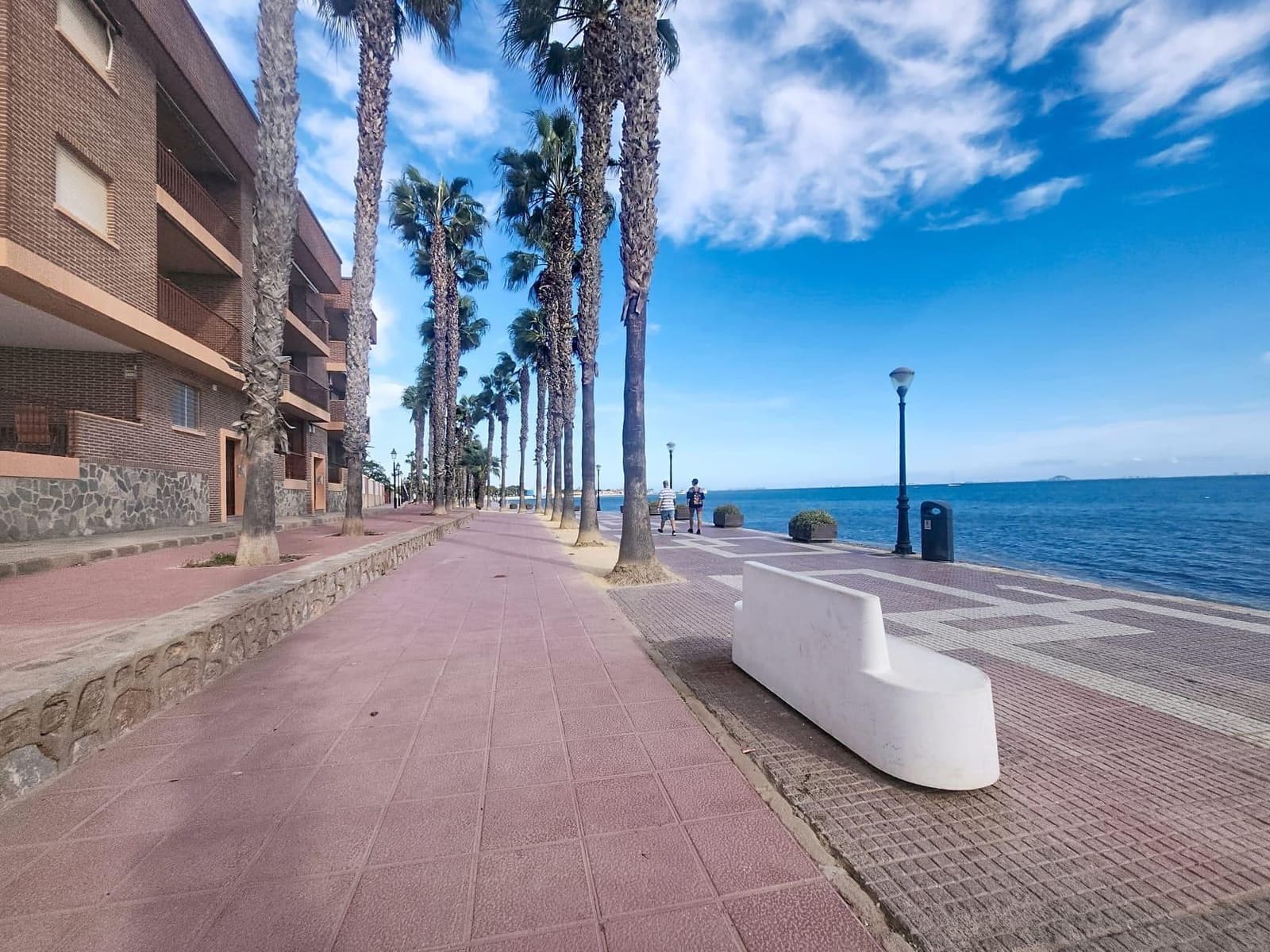 Apartamento de 2 habitaciones en Los Alcázares en venta con piscina garaje - 265.000 € (Ref: 9825242)