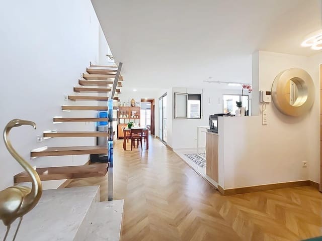 5 soverom Rekkehus til salgs i El Algar, Cartagena med garasje - € 359 000 (Ref: 9836658)