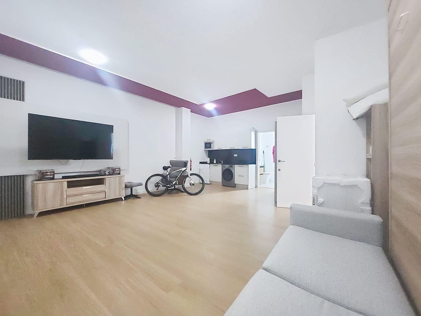 1 slaapkamer Commercieel te koop in Pilar de la Horadada - € 210.000 (Ref: 9860089)