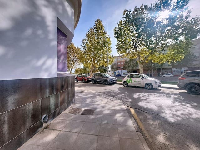 1 slaapkamer Commercieel te koop in Pilar de la Horadada - € 210.000 (Ref: 9860089)