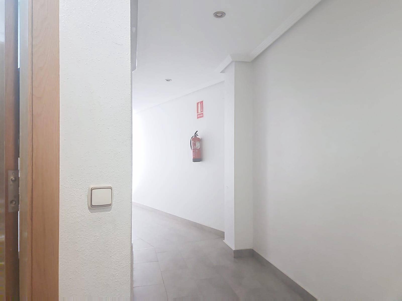 Piso de 3 habitaciones en Pilar de la Horadada en venta con piscina garaje - 145.000 € (Ref: 9913162)