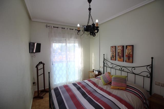 Piso de 3 habitaciones en Pilar de la Horadada en venta con piscina garaje - 145.000 € (Ref: 9913162)