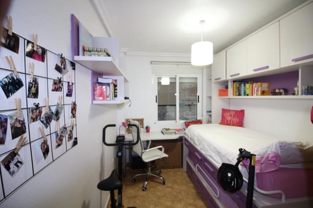 Piso de 3 habitaciones en Pilar de la Horadada en venta con piscina garaje - 145.000 € (Ref: 9913162)