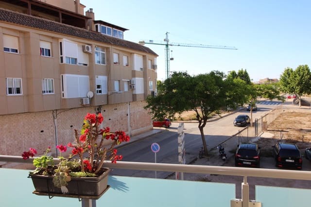 Piso de 3 habitaciones en Pilar de la Horadada en venta con piscina garaje - 145.000 € (Ref: 9913162)