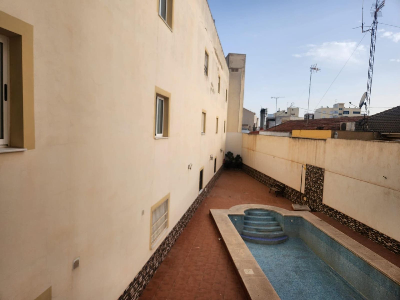 Piso de 3 habitaciones en Pilar de la Horadada en venta con piscina garaje - 145.000 € (Ref: 9913162)