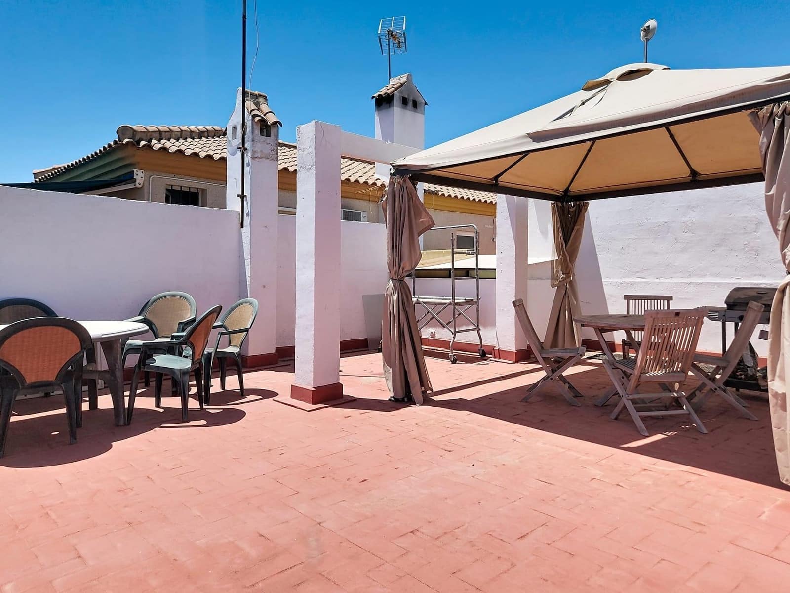 2 slaapkamer Bungalow te koop in Playa Flamenca met zwembad garage - € 199.000 (Ref: 9959781)