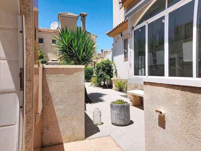 2 slaapkamer Bungalow te koop in Playa Flamenca, Orihuela met zwembad garage - € 199.000 (Ref: 9959781)