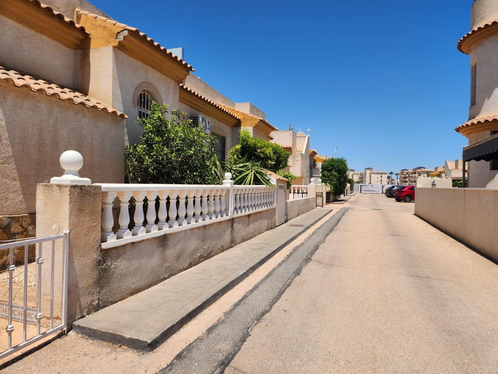 2 slaapkamer Bungalow te koop in Playa Flamenca met zwembad garage - € 199.000 (Ref: 9959781)