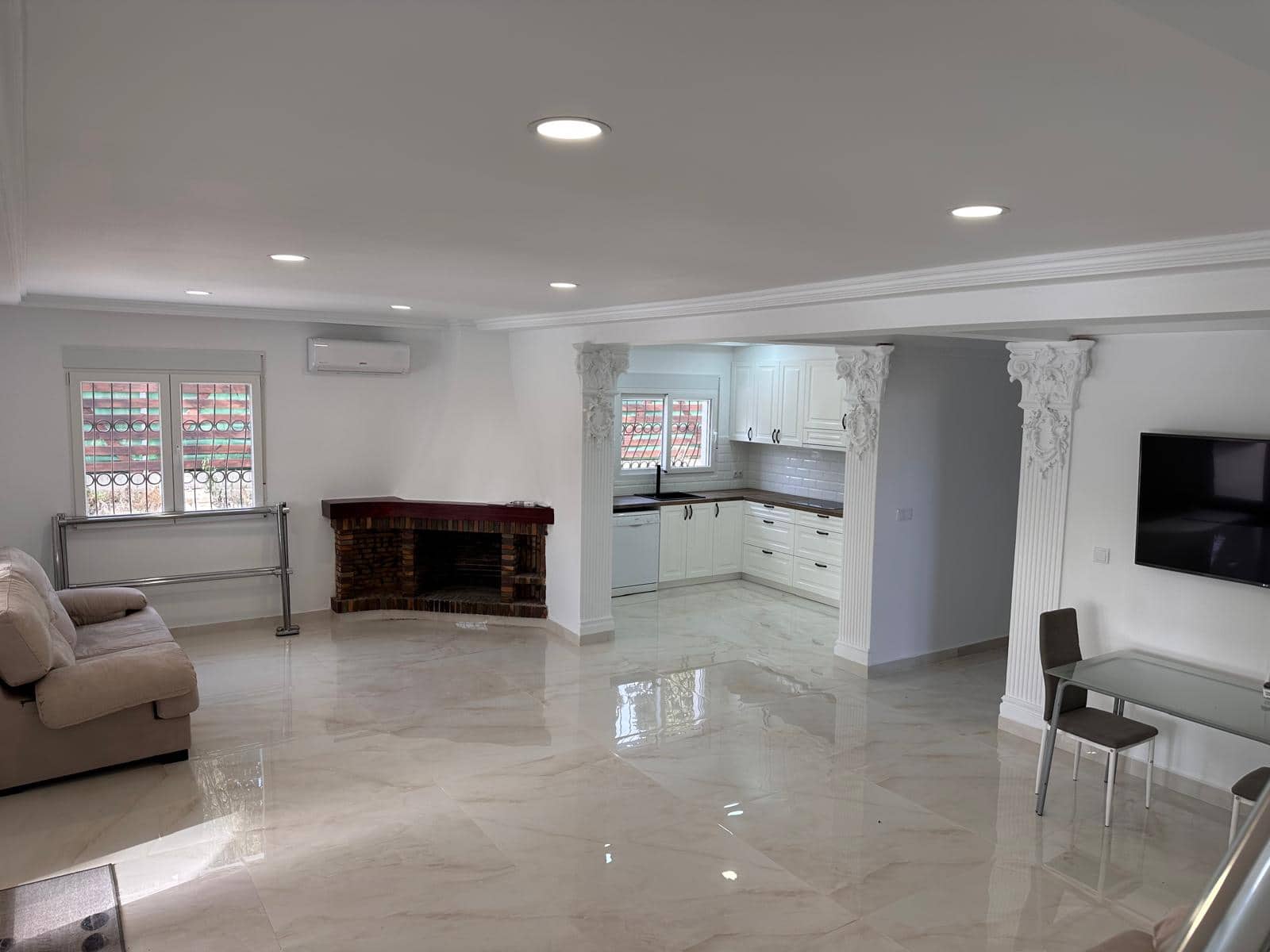 6 slaapkamer Villa te koop in La Marina met zwembad garage - € 1.210.000 (Ref: 9506818)