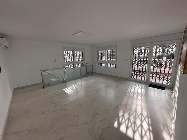 6 slaapkamer Villa te koop in La Marina, Elche / Elx met zwembad garage - € 1.210.000 (Ref: 9506818)