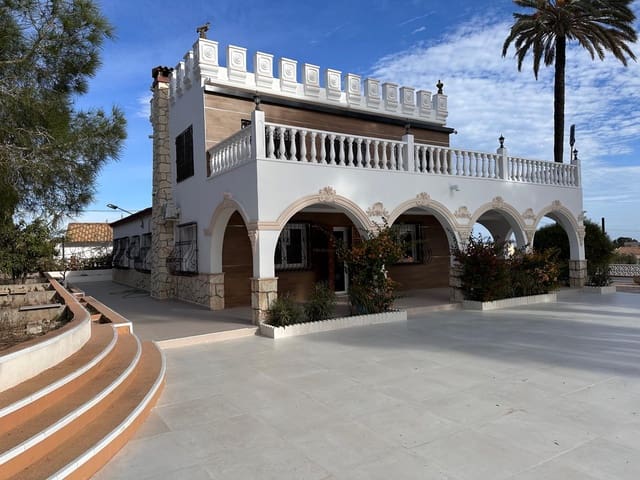 6 slaapkamer Villa te koop in La Marina, Elche / Elx met zwembad garage - € 1.210.000 (Ref: 9506818)