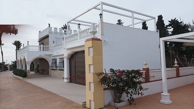 6 slaapkamer Villa te koop in La Marina, Elche / Elx met zwembad garage - € 1.210.000 (Ref: 9506818)