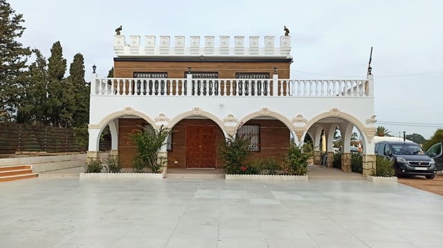 6 slaapkamer Villa te koop in La Marina, Elche / Elx met zwembad garage - € 1.210.000 (Ref: 9506818)