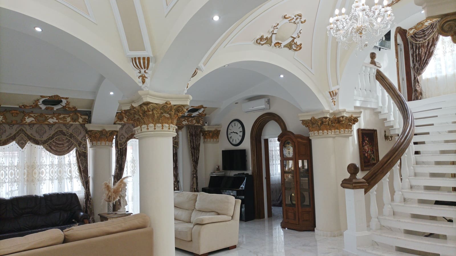 5 bedroom Villa for sale in La Marina with pool garage - € 810,000 (Ref: 9511208)