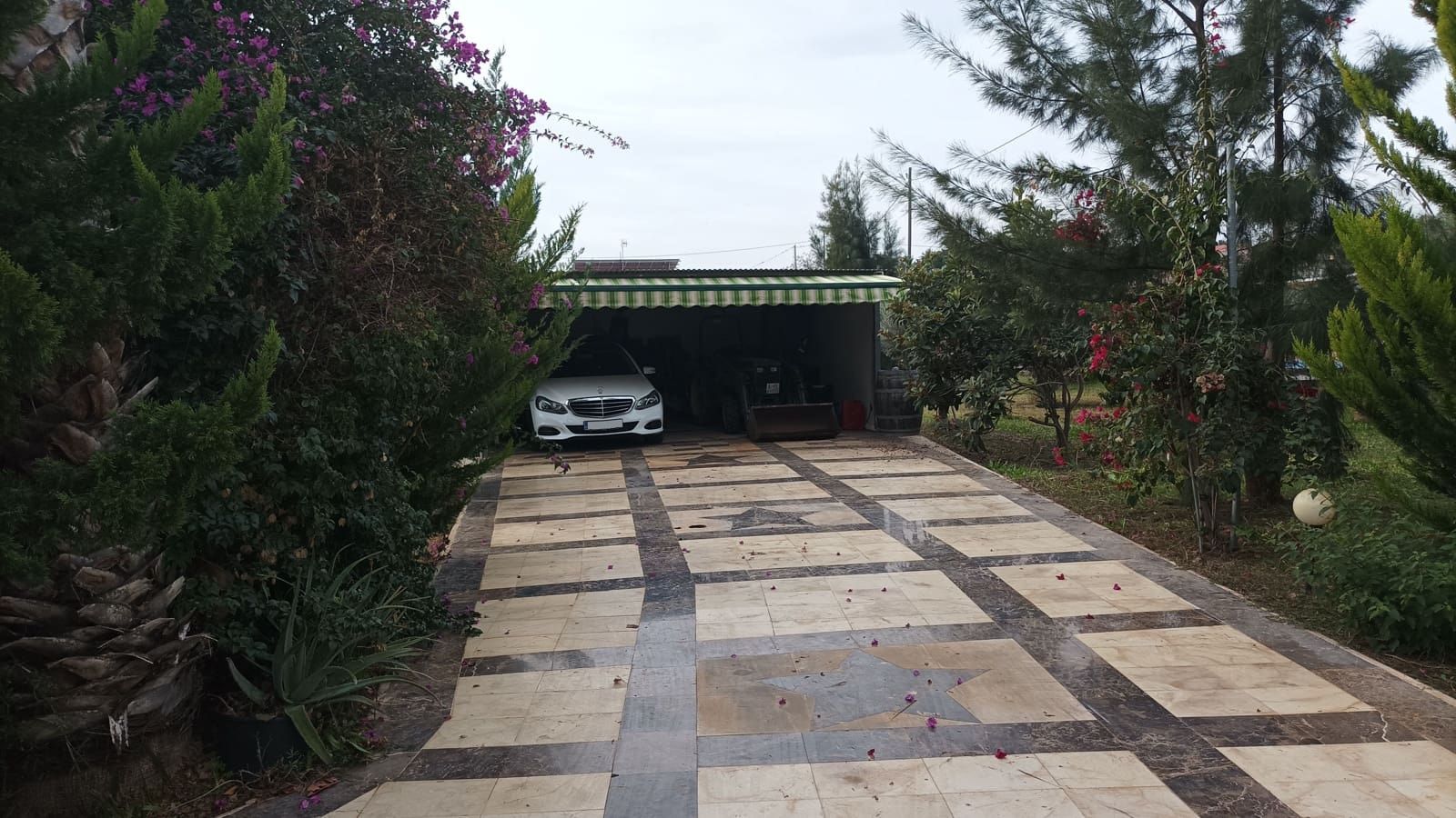 5 bedroom Villa for sale in La Marina with pool garage - € 810,000 (Ref: 9511208)