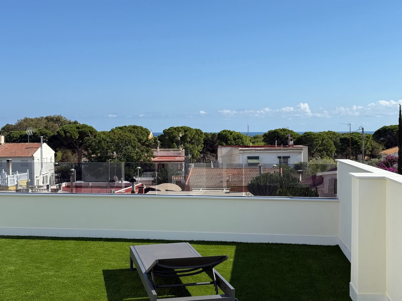 Chalet de 4 habitaciones en Guardamar del Segura en venta con piscina - 660.000 € (Ref: 9500164)