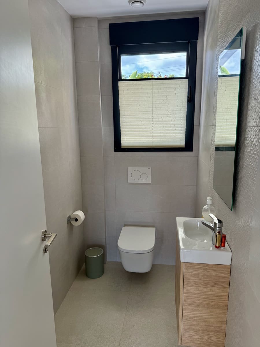 Chalet de 4 habitaciones en Guardamar del Segura en venta con piscina - 660.000 € (Ref: 9500164)