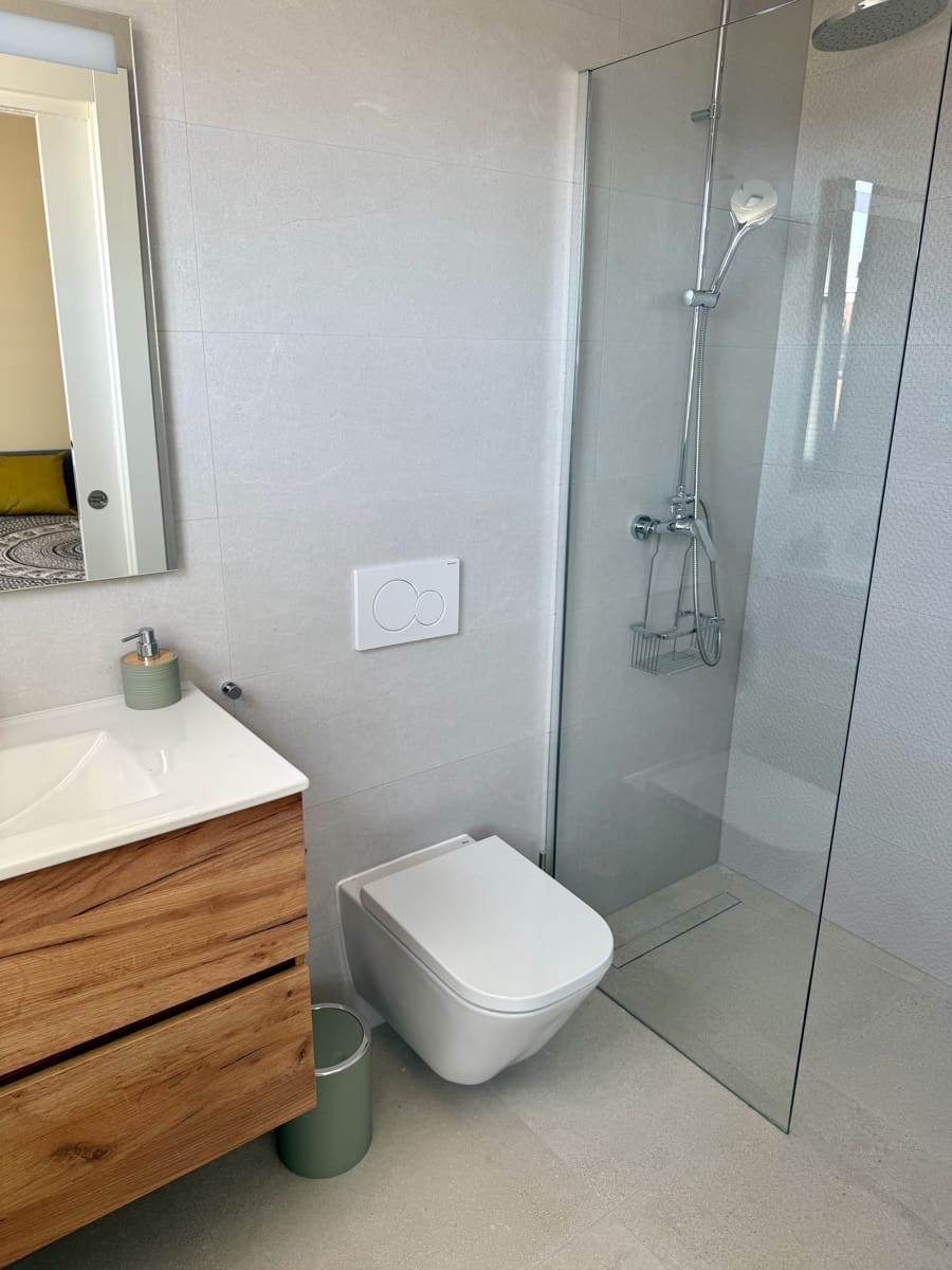 Chalet de 4 habitaciones en Guardamar del Segura en venta con piscina - 660.000 € (Ref: 9500164)