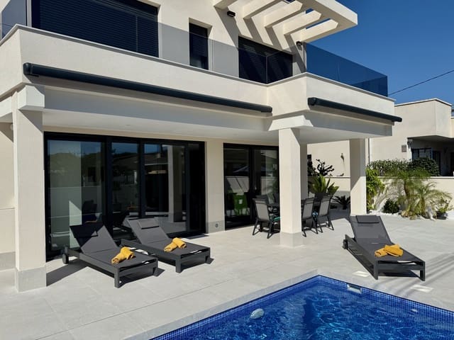 4 soverom Villa til salgs i Buenavista, Guardamar del Segura med svømmebasseng - € 660 000 (Ref: 9500164)
