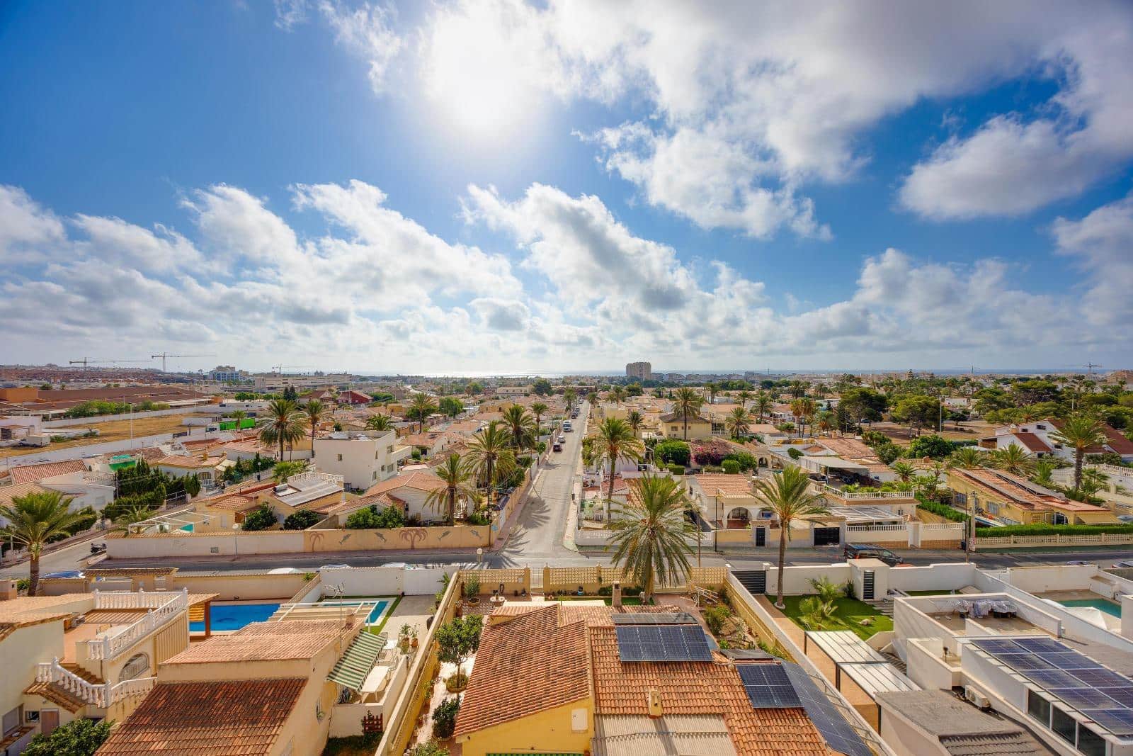 2 soveværelse Lejlighed til salg i Torrevieja med swimmingpool - € 164.969 (Ref: 10024263)