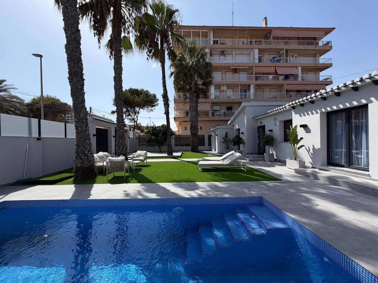 4 chambre Villa/Maison à vendre à Punta Prima avec piscine - 749 000 € (Ref: 10024279)