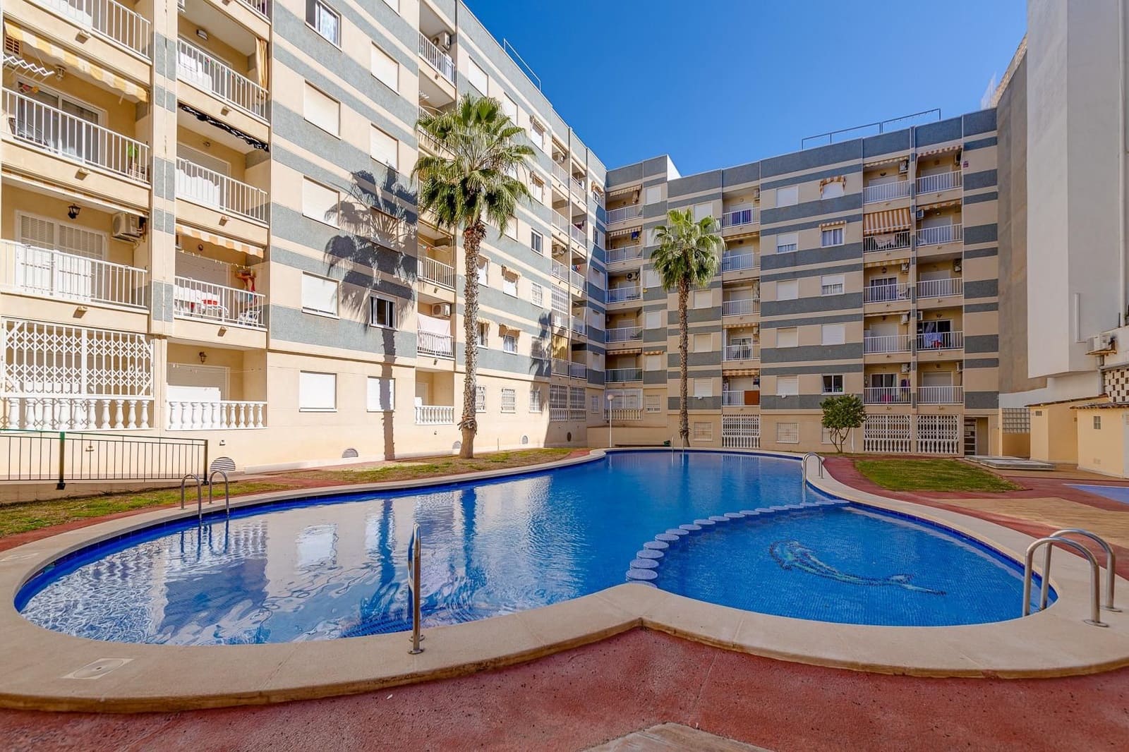 Apartamento de 3 habitaciones en Torrevieja en venta con piscina - 159.999 € (Ref: 10032166)