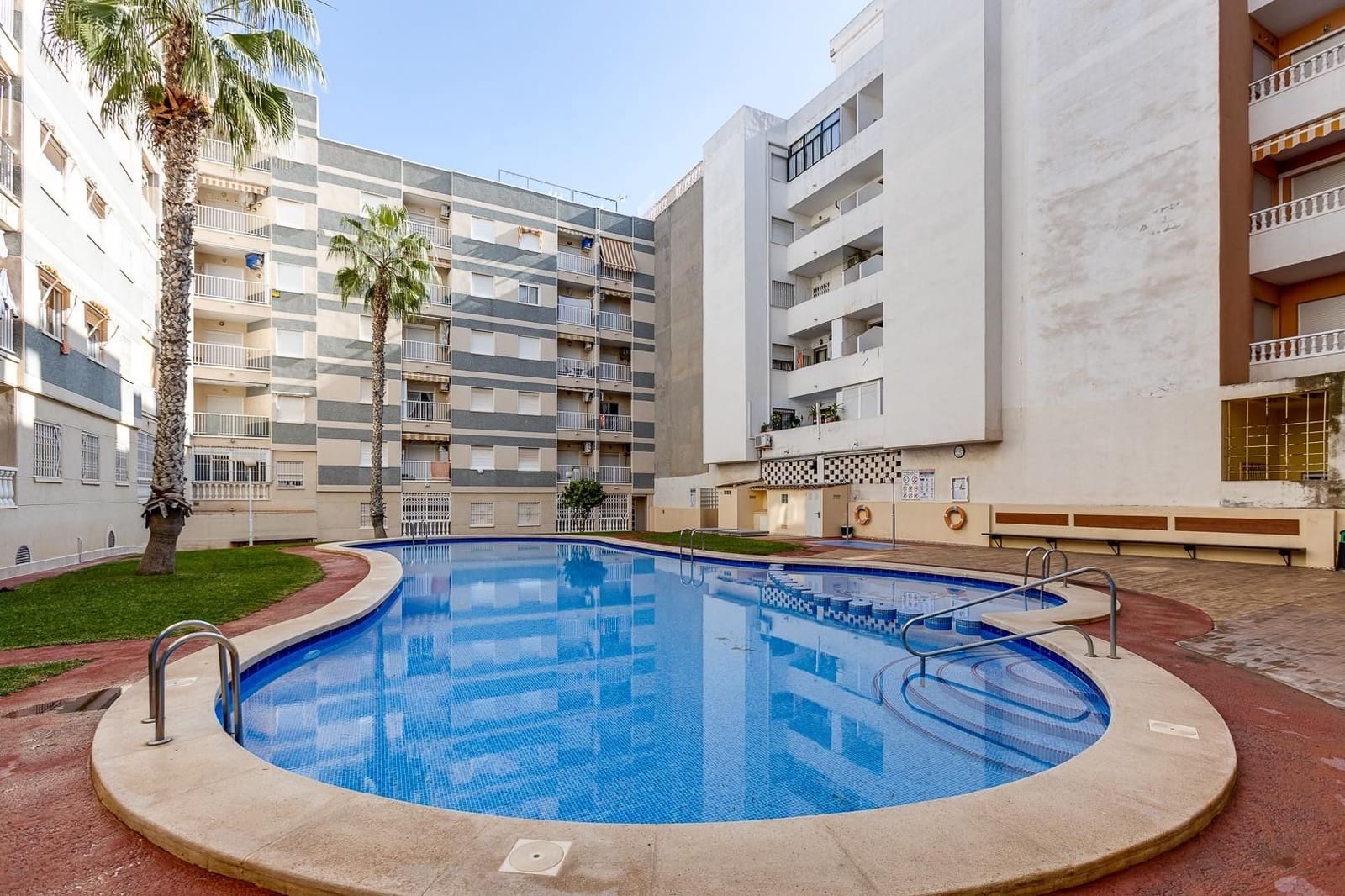 Apartamento de 3 habitaciones en Torrevieja en venta con piscina - 159.999 € (Ref: 10032166)