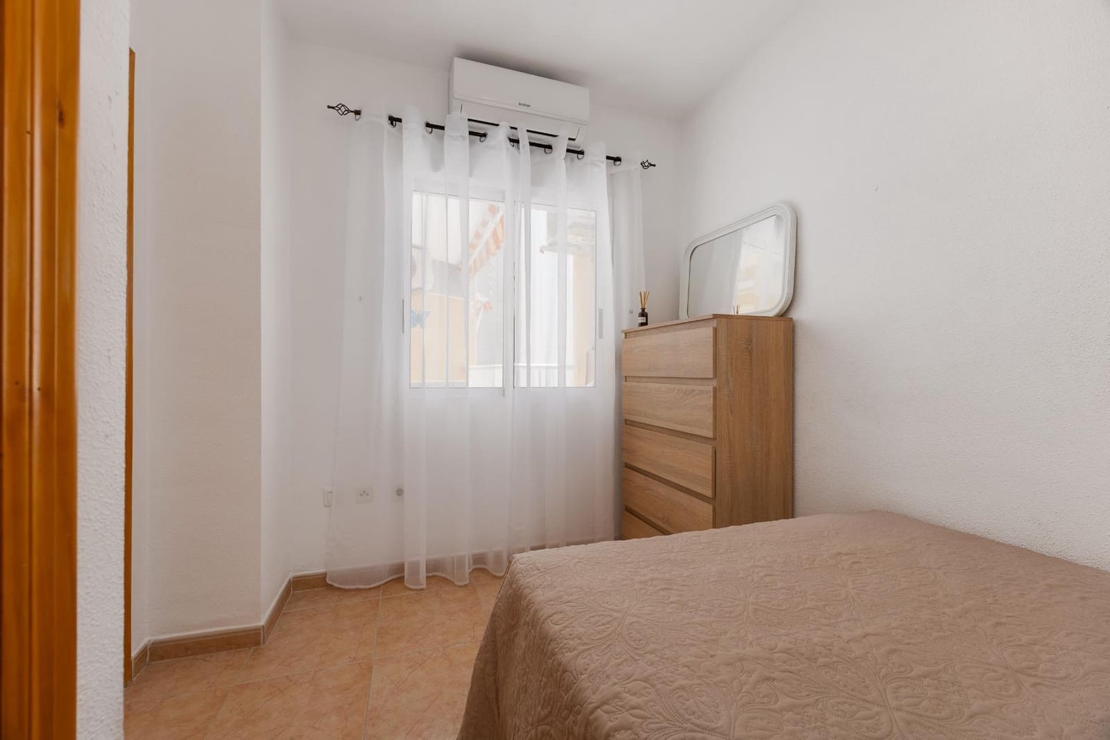 Apartamento de 3 habitaciones en Torrevieja en venta con piscina - 159.999 € (Ref: 10032166)
