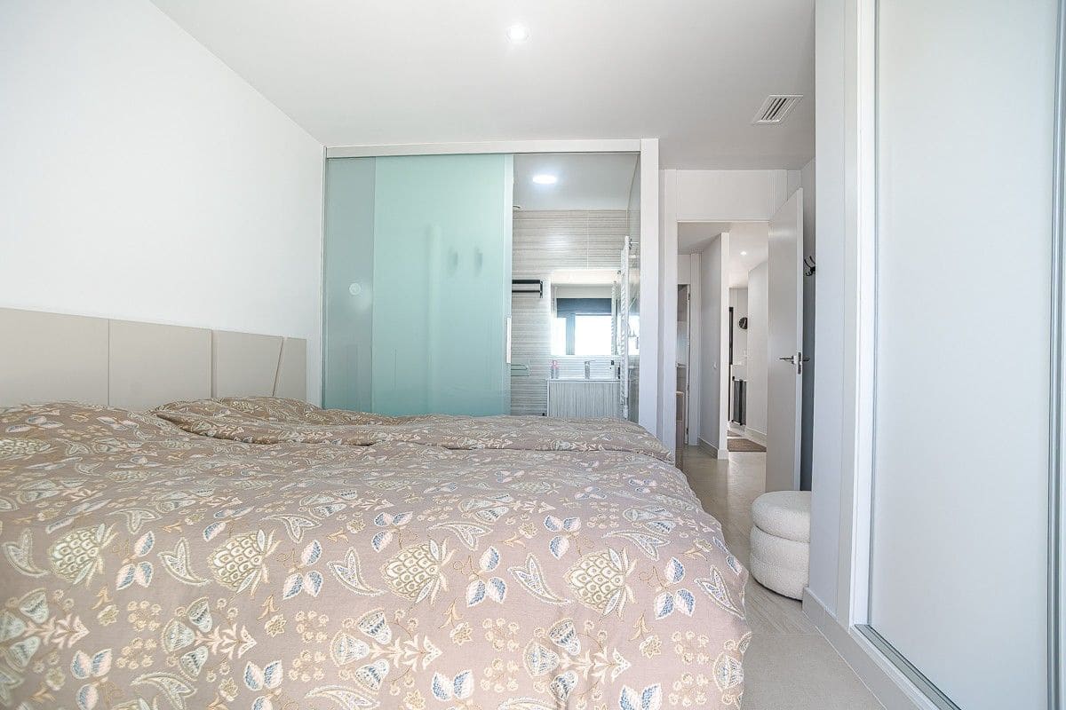 3 quarto Apartamento para venda em Torrevieja com garagem - 339 000 € (Ref: 10032172)