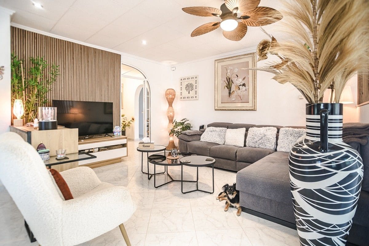 3 soverom Villa til salgs i San Fulgencio med svømmebasseng garasje - € 525 000 (Ref: 10032173)