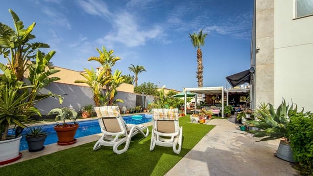 2 quarto Moradia para venda em Centro, Torrevieja com piscina - 465 000 € (Ref: 10032176)