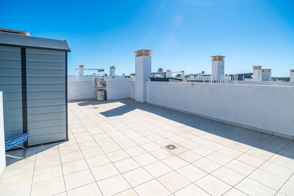 Chalet de 2 habitaciones en Almoradí en venta - 390.000 € (Ref: 10032183)