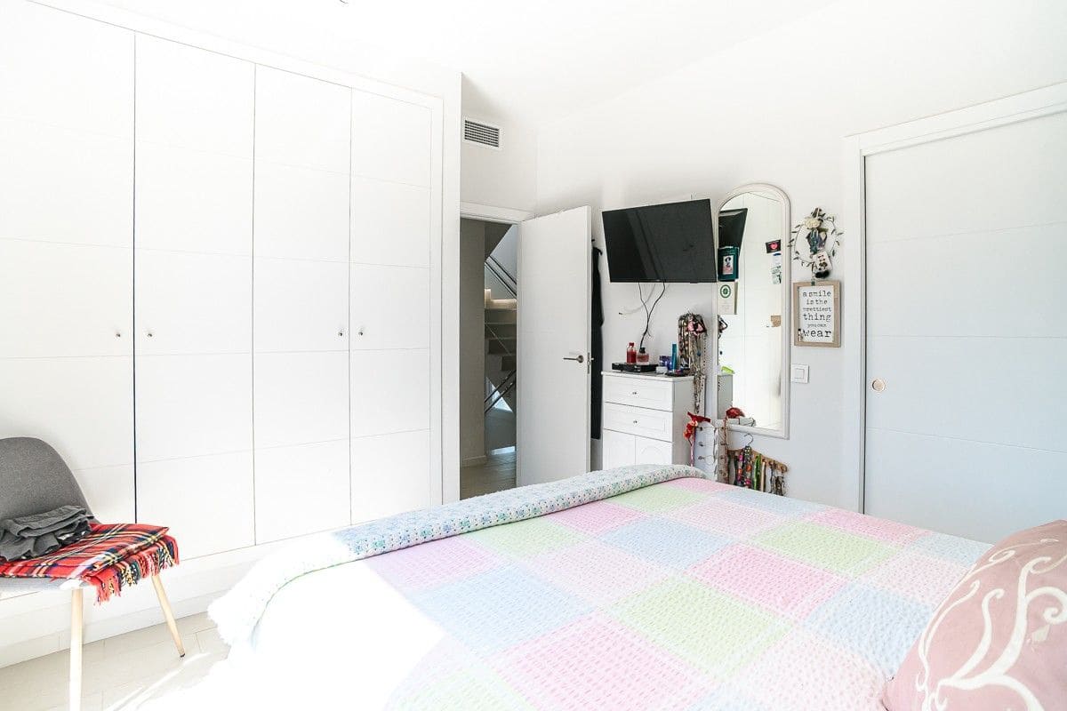 3 slaapkamer Villa te koop in Pilar de la Horadada met zwembad - € 450.000 (Ref: 10032187)