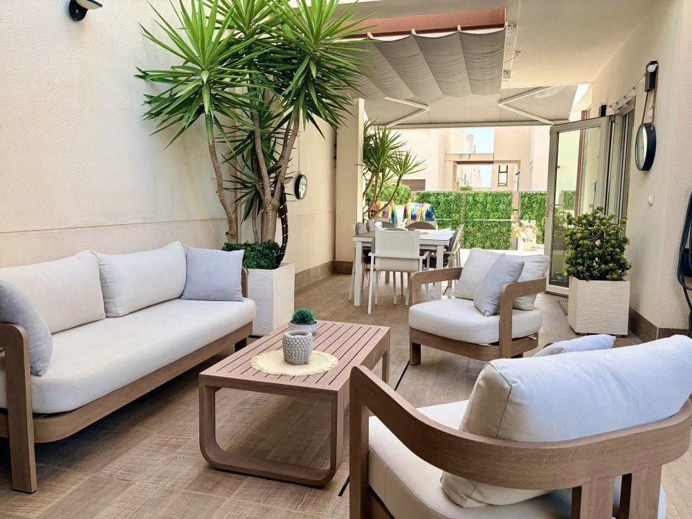 3 soverom Kjedet enebolig til salgs i Rojales med svømmebasseng - € 472 000 (Ref: 10038415)