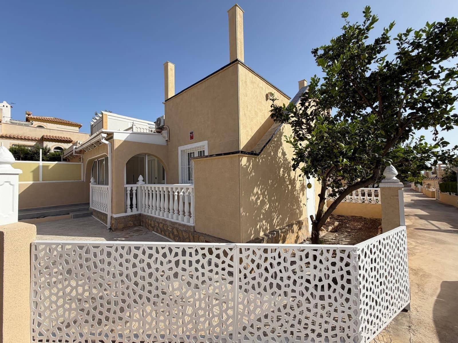 2 sovrum Hus till salu i Torrevieja med pool - 249 900 € (Ref: 10038416)