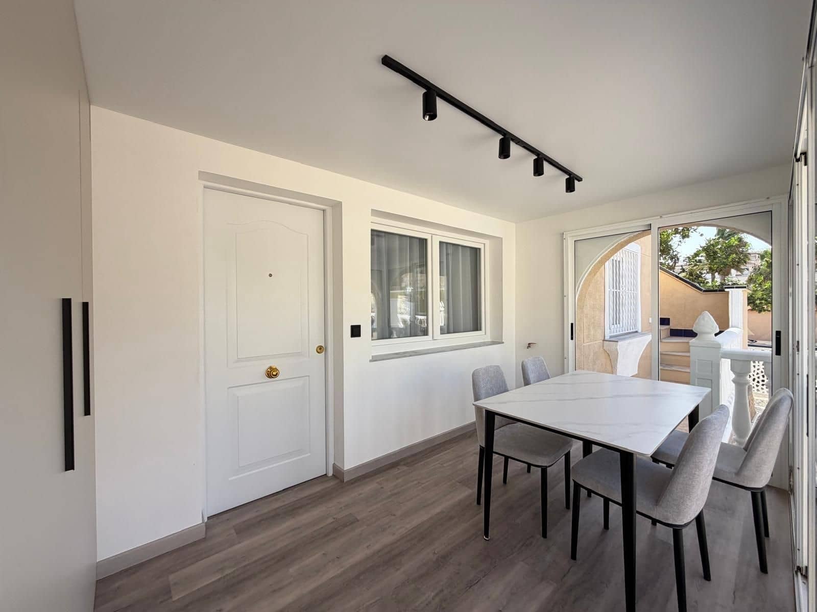 2 sovrum Hus till salu i Torrevieja med pool - 249 900 € (Ref: 10038416)